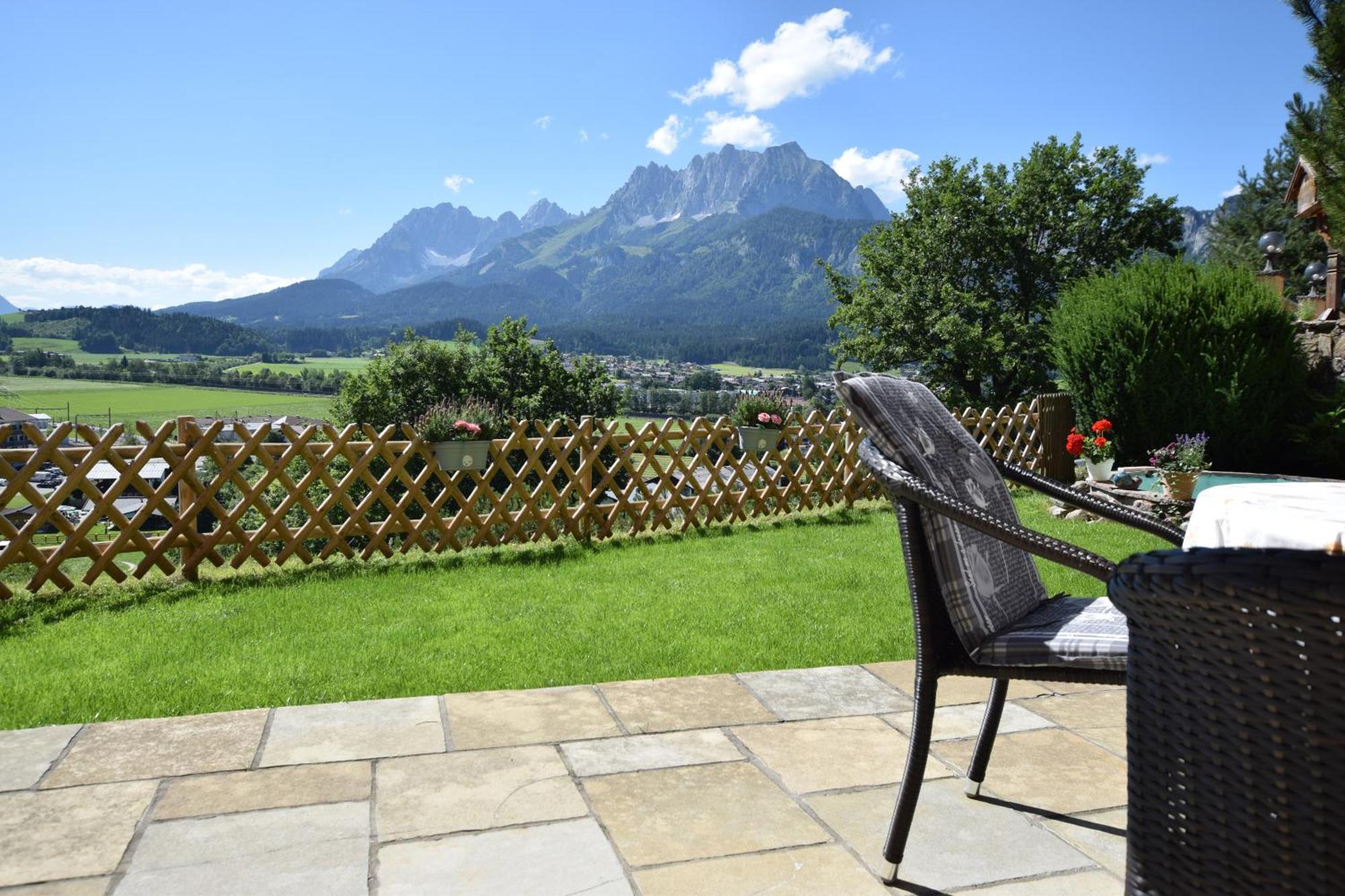 Romantik Aparthotel Sonnleitn Sankt Johann in Tirol Esterno foto